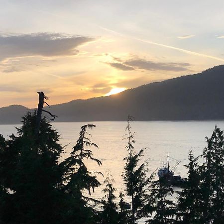 Port Renfrew Vacation Rentals Buitenkant foto