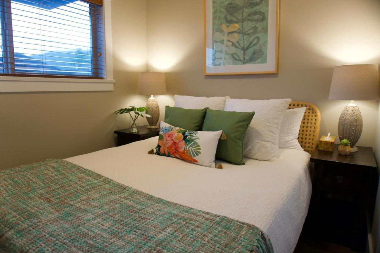 Port Renfrew Vacation Rentals Buitenkant foto
