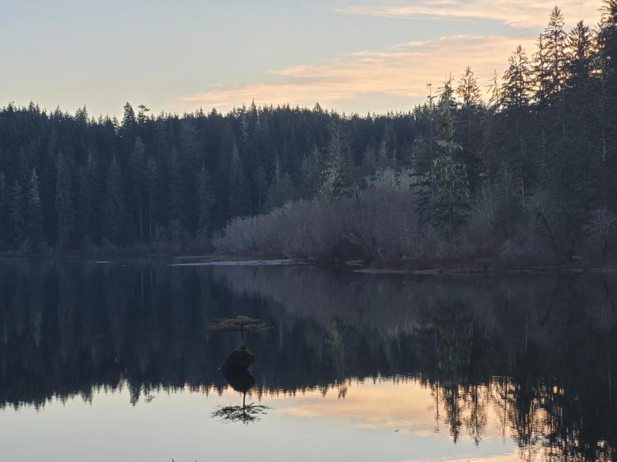 Port Renfrew Vacation Rentals Buitenkant foto