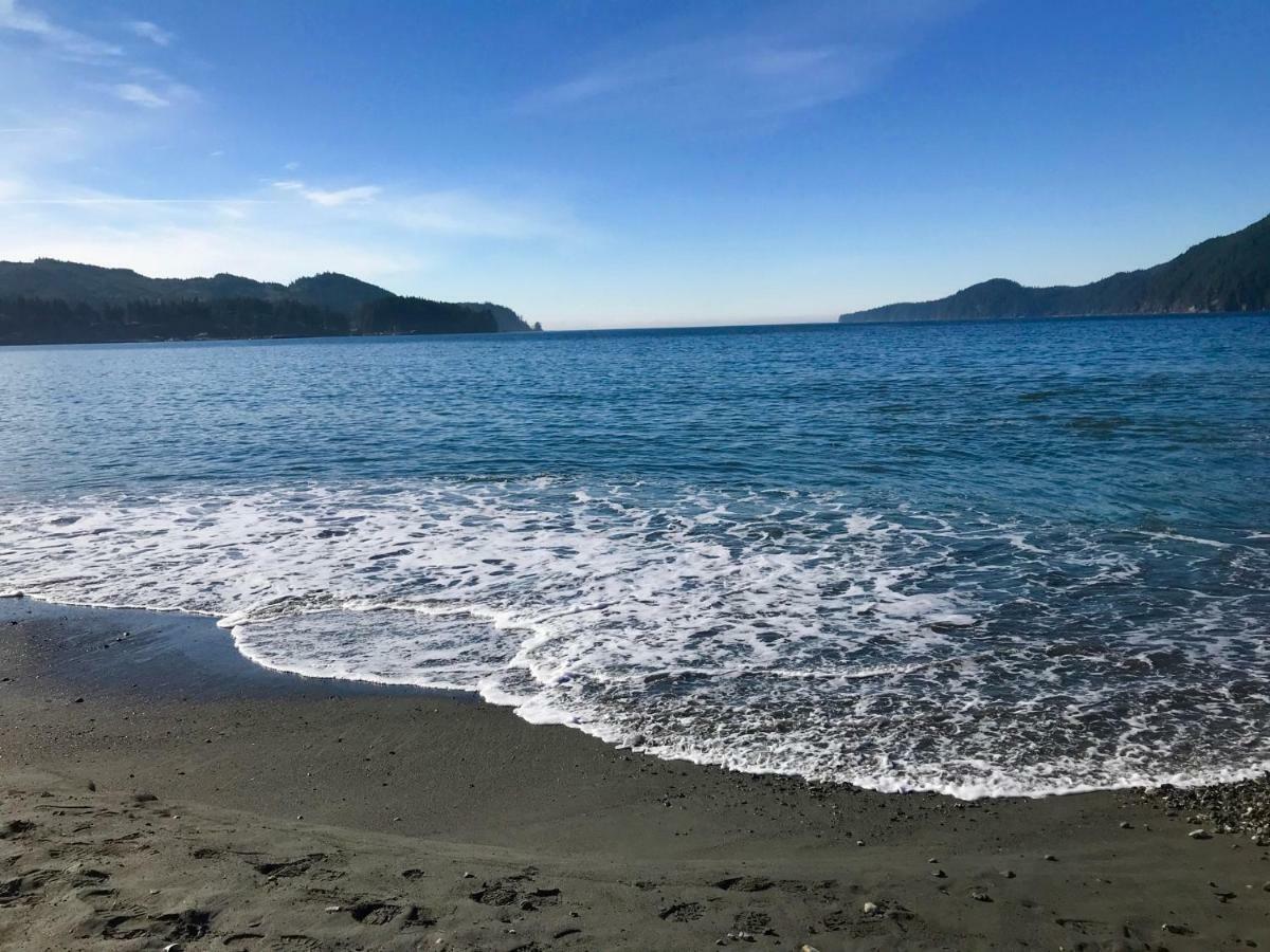 Port Renfrew Vacation Rentals Buitenkant foto